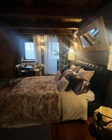 44 * Πινερόλο